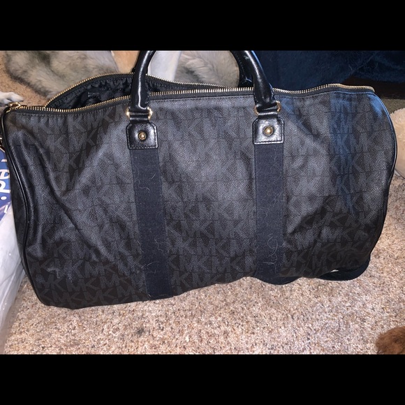 Michael Kors duffle bag - Picture 2 of 8